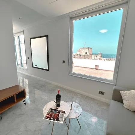 King's Penthouse With Sea View Terraces