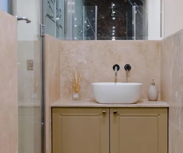 King's Penthouse With Sea View Terraces Valeta